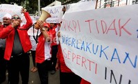  Sebelumnya, massa PKPI juga berdemo di tempat serupa, kemarin.