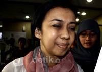 Mantan Ketua Asosiasi Perbenihan Indonesia itu memasuki gedung KPK. Dalam perkara ini, KPK memang telah menetapkan empat tersangka. Selain Luthfi, yaitu Ahmad Fathanah, Juard Effendi dan Arya Abdi Effendi. Ramses/detikFoto.