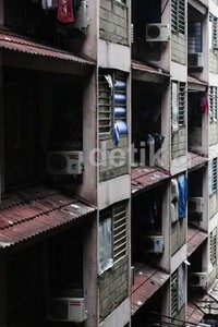 Setiap unit rusun ini memiliki pendingin ruangan (AC).