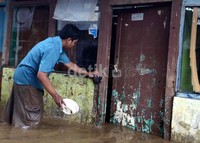 Banjir ini sempat mencapai 2-3 meter namun kini sudah berangsur surut.