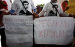 Pendukung Raffi Ahmad Geruduk PN Jaktim