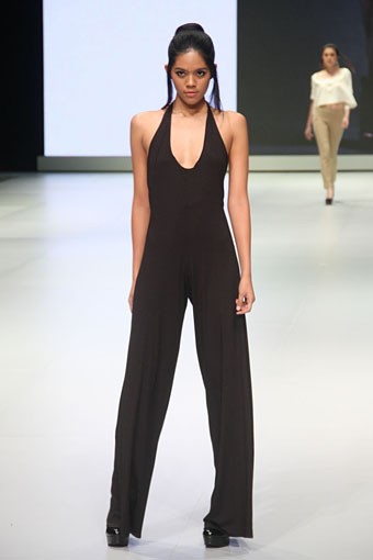 Jakarta, Indonesia - 15 Februari. Camilla Wellton Eco Couture. Indonesia Fashion Week 2013 at Jakarta Convention Center. 15 Februari 2013. Senayan. Jakarta. [Foto: Mohammad Abduh/Wolipop]