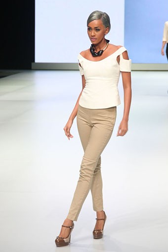 Jakarta, Indonesia - 15 Februari. Camilla Wellton Eco Couture. Indonesia Fashion Week 2013 at Jakarta Convention Center. 15 Februari 2013. Senayan. Jakarta. [Foto: Mohammad Abduh/Wolipop]