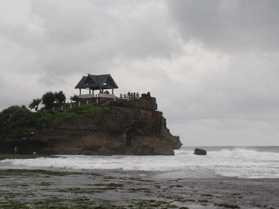 Saat Keindahan Tanah Lot Hadir di Yogyakarta
