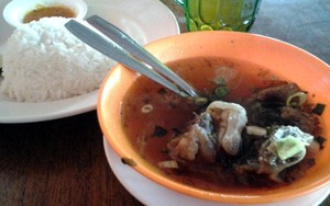 Sluuurp! Gurih-Gurih Sedap Sop Iga Racikan Ganthari