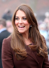 Senyuman manis Kate Middleton saat menyapa penduduk di kota Grimsby. Chris Jackson/Getty Images.