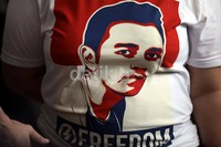 Seperti sebelumnya, sidang hari ini juga dipenuhi oleh pendukung Raffi.