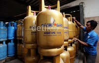 PT Pertamina, kini juga mulai mendistribusikan dan mensosialisasikan tabung gas EASE Gas 14 kg yang lebih aman dan besar, kepada konsumen.