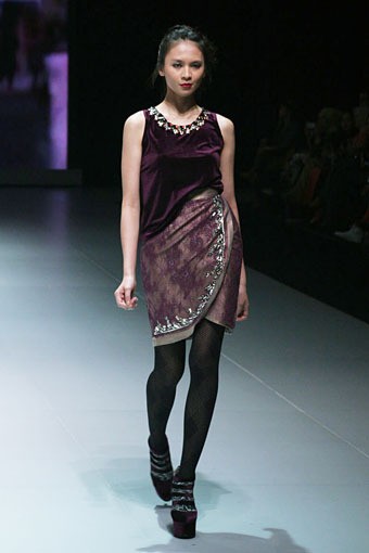 Jakarta, Indonesia - 16 Februari. Hengki Kawilarang Urban Senja. Indonesia Fashion Week 2013 at Jakarta Convention Center. 16 Februari 2013. Senayan. Jakarta. [Foto: Mohammad Abduh/Wolipop]