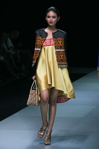 Jakarta, Indonesia - 16 Februari. Uke Toegimin Moven Movement. Indonesia Fashion Week 2013 at Jakarta Convention Center. 16 Februari 2013. Senayan. Jakarta. [Foto: Mohammad Abduh/Wolipop]