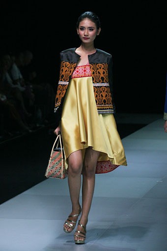 Jakarta, Indonesia - 16 Februari. Uke Toegimin Moven Movement. Indonesia Fashion Week 2013 at Jakarta Convention Center. 16 Februari 2013. Senayan. Jakarta. [Foto: Mohammad Abduh/Wolipop]