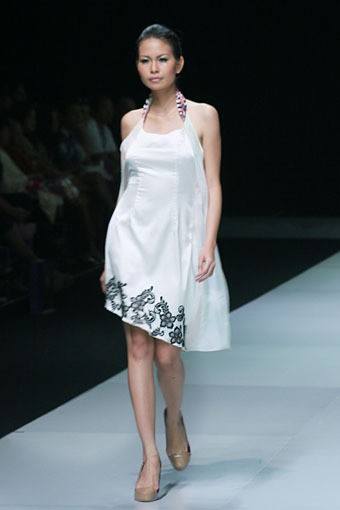 Jakarta, Indonesia - 16 Februari. Marisa The Beauty of Java. Indonesia Fashion Week 2013 at Jakarta Convention Center. 16 Februari 2013. Senayan. Jakarta. [Foto: Mohammad Abduh/Wolipop]