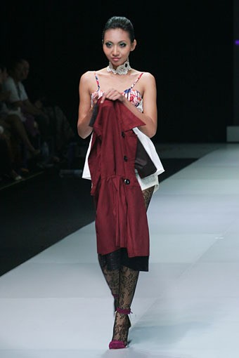 Jakarta, Indonesia - 16 Februari. Marisa The Beauty of Java. Indonesia Fashion Week 2013 at Jakarta Convention Center. 16 Februari 2013. Senayan. Jakarta. [Foto: Mohammad Abduh/Wolipop]