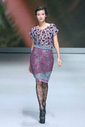 Jakarta, Indonesia - 16 Februari. Hengki Kawilarang Urban Senja. Indonesia Fashion Week 2013 at Jakarta Convention Center. 16 Februari 2013. Senayan. Jakarta. [Foto: Mohammad Abduh/Wolipop]