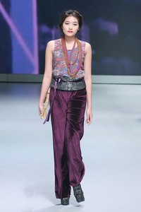 Jakarta, Indonesia - 16 Februari. Hengki Kawilarang Urban Senja. Indonesia Fashion Week 2013 at Jakarta Convention Center. 16 Februari 2013. Senayan. Jakarta. [Foto: Mohammad Abduh/Wolipop]