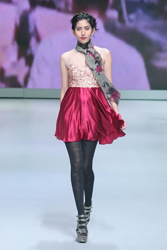 Jakarta, Indonesia - 16 Februari. Hengki Kawilarang Urban Senja. Indonesia Fashion Week 2013 at Jakarta Convention Center. 16 Februari 2013. Senayan. Jakarta. [Foto: Mohammad Abduh/Wolipop]