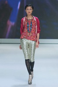 Jakarta, Indonesia - 16 Februari. Hengki Kawilarang Urban Senja. Indonesia Fashion Week 2013 at Jakarta Convention Center. 16 Februari 2013. Senayan. Jakarta. [Foto: Mohammad Abduh/Wolipop]