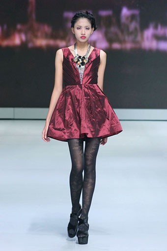 Jakarta, Indonesia - 16 Februari. Hengki Kawilarang Urban Senja. Indonesia Fashion Week 2013 at Jakarta Convention Center. 16 Februari 2013. Senayan. Jakarta. [Foto: Mohammad Abduh/Wolipop]