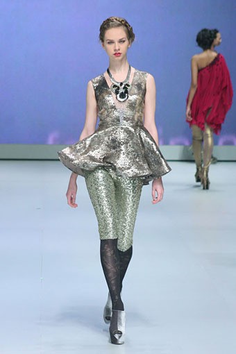 Jakarta, Indonesia - 16 Februari. Hengki Kawilarang Urban Senja. Indonesia Fashion Week 2013 at Jakarta Convention Center. 16 Februari 2013. Senayan. Jakarta. [Foto: Mohammad Abduh/Wolipop]