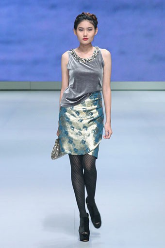 Jakarta, Indonesia - 16 Februari. Hengki Kawilarang Urban Senja. Indonesia Fashion Week 2013 at Jakarta Convention Center. 16 Februari 2013. Senayan. Jakarta. [Foto: Mohammad Abduh/Wolipop]