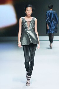 Jakarta, Indonesia - 16 Februari. Hengki Kawilarang Urban Senja. Indonesia Fashion Week 2013 at Jakarta Convention Center. 16 Februari 2013. Senayan. Jakarta. [Foto: Mohammad Abduh/Wolipop]