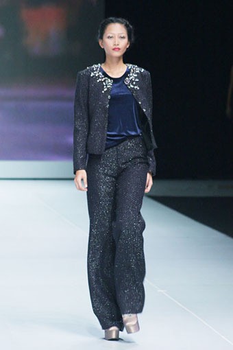 Jakarta, Indonesia - 16 Februari. Hengki Kawilarang Urban Senja. Indonesia Fashion Week 2013 at Jakarta Convention Center. 16 Februari 2013. Senayan. Jakarta. [Foto: Mohammad Abduh/Wolipop]