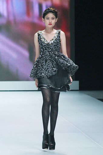 Jakarta, Indonesia - 16 Februari. Hengki Kawilarang Urban Senja. Indonesia Fashion Week 2013 at Jakarta Convention Center. 16 Februari 2013. Senayan. Jakarta. [Foto: Mohammad Abduh/Wolipop]