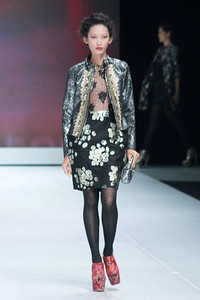 Jakarta, Indonesia - 16 Februari. Hengki Kawilarang Urban Senja. Indonesia Fashion Week 2013 at Jakarta Convention Center. 16 Februari 2013. Senayan. Jakarta. [Foto: Mohammad Abduh/Wolipop]