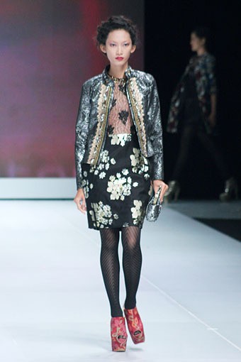 Jakarta, Indonesia - 16 Februari. Hengki Kawilarang Urban Senja. Indonesia Fashion Week 2013 at Jakarta Convention Center. 16 Februari 2013. Senayan. Jakarta. [Foto: Mohammad Abduh/Wolipop]