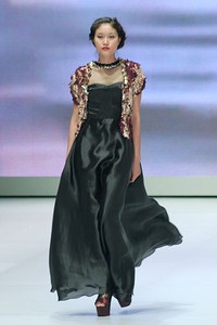 Jakarta, Indonesia - 16 Februari. Hengki Kawilarang Urban Senja. Indonesia Fashion Week 2013 at Jakarta Convention Center. 16 Februari 2013. Senayan. Jakarta. [Foto: Mohammad Abduh/Wolipop]