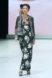 Jakarta, Indonesia - 16 Februari. Hengki Kawilarang Urban Senja. Indonesia Fashion Week 2013 at Jakarta Convention Center. 16 Februari 2013. Senayan. Jakarta. [Foto: Mohammad Abduh/Wolipop]