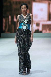 Jakarta, Indonesia - 16 Februari. Hengki Kawilarang Urban Senja. Indonesia Fashion Week 2013 at Jakarta Convention Center. 16 Februari 2013. Senayan. Jakarta. [Foto: Mohammad Abduh/Wolipop]