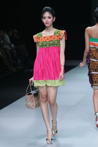 Jakarta, Indonesia - 16 Februari. Uke Toegimin Moven Movement. Indonesia Fashion Week 2013 at Jakarta Convention Center. 16 Februari 2013. Senayan. Jakarta. [Foto: Mohammad Abduh/Wolipop]