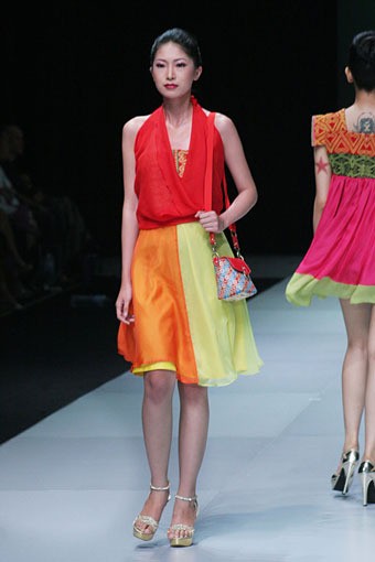 Jakarta, Indonesia - 16 Februari. Uke Toegimin Moven Movement. Indonesia Fashion Week 2013 at Jakarta Convention Center. 16 Februari 2013. Senayan. Jakarta. [Foto: Mohammad Abduh/Wolipop]