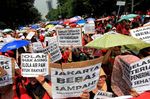 Ratusan Ibu-ibu Tagih Janji Jokowi