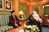 Menteri Tanaga Kerja dan Transmigrasi (Menakertrans) Muhaimin Iskandar diterima oleh Menteri Tanaga Kerja (Menaker) Arab Saudi Adel M. Fakeih. (dok Kemenakertras).