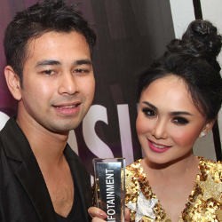 Yuni Shara Juga Siap Perkarakan Transkrip SMS tentang Raffi Ahmad