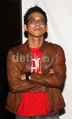 David NOAH Makin Kurus