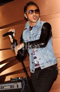 Mereka pun berkesempatan untuk bertemu dengan Wayne Rooney, Antonio Valencia, hingga Kagawa.