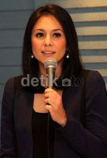 Hot Mom Wulan Guritno