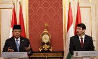 Dalam pertemuan tersebut, Indonesia dan Hungaria sepakat mempromosikan peningkatan hubungan timbal balik bidang perdagangan dan investasi.
