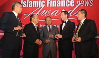  (Dari kiri) Direktur Eksekutif Departemen Perbankan Syariah Bank Indonesia Edy Setiadi, Dubes Indonesia untuk Malaysia Herman Prayitno, Direktur Utama Bank Muamalat Arviyan Arifin, Managing Director Islamic Finance News Andrew Morgan dan Direktur Compliance and Risk Management Bank Muamalat Andi Buchari, berbincang selepas acara penganugerahan IFN Award. dok Muamalat