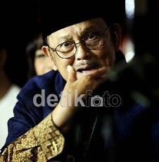 Habibie: Menteri Harusnya Tidak Rangkap Jabatan Parpol