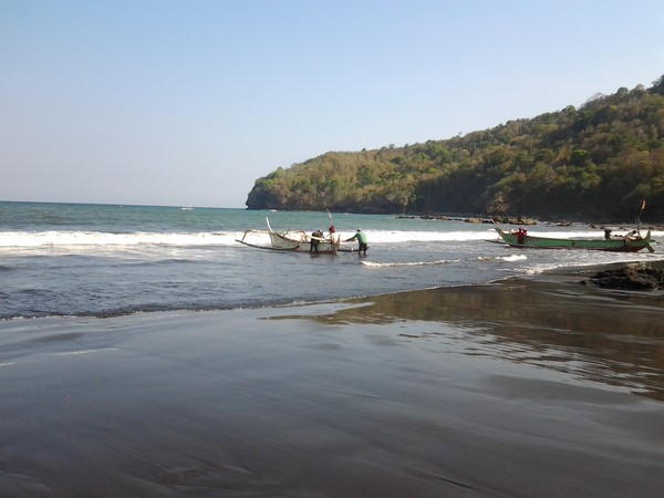 Lebaran Di Banyuwangi Tengok Cantiknya Pantai Grajagan