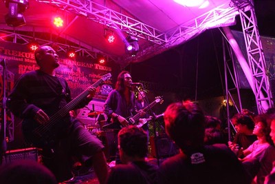 Pesta Peluncuran CD Anti-Korupsi: Frekuensi Penangkap Tikus