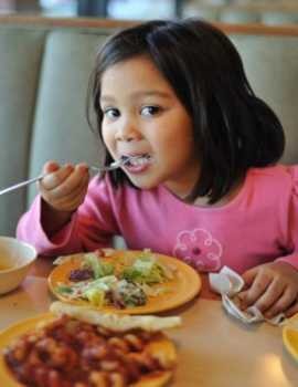 Pola Makan Sehat pada Anak Bisa Diterapkan dengan 5 Cara Ini