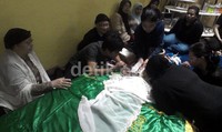 Ayah Fatir, Fikar Munandar tak henti-hentinya meratapi kepergian putra ketiganya.