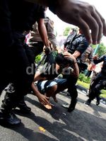 Polisi Bentrok dengan Massa PKPI
