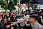 Polisi Bentrok dengan Massa PKPI