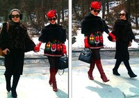 Keakraban kakak-adik Syahrini dan Aisyahrani. (dok. Instagram)